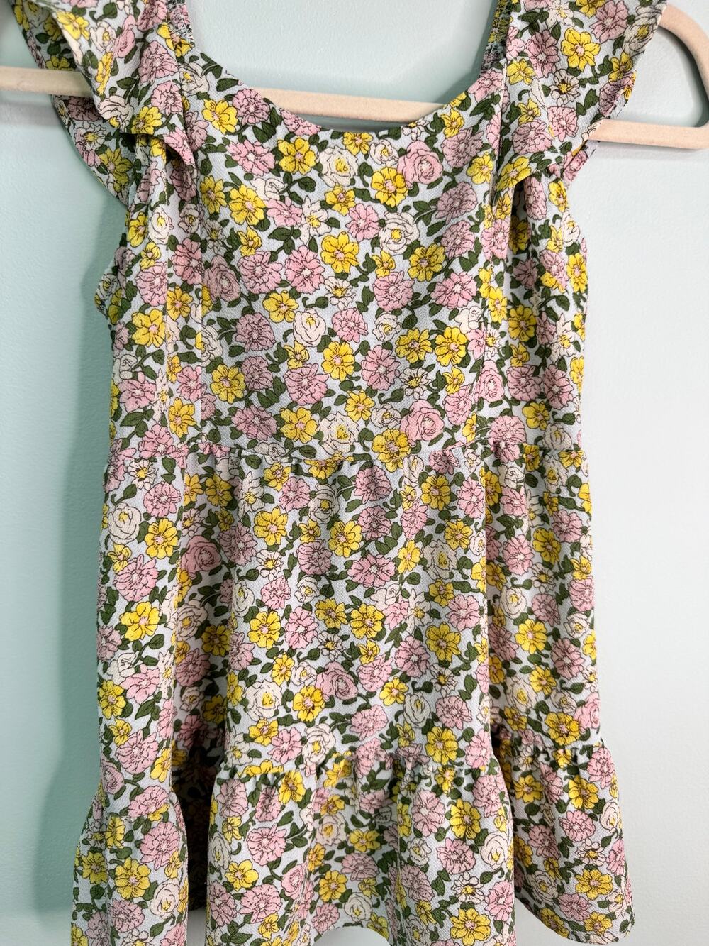 NWOT! Monteau Sleeveless Open Back Floral Top - Size Small - Pink, Blue, Green